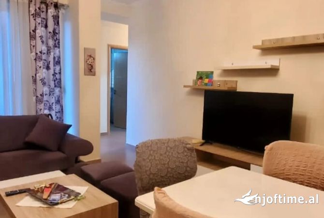 Shtepi me qera 2+1 ne Tirane - 400 Euro