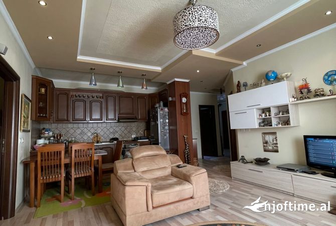 Shtepi ne shitje 3+1 ne Tirane - 235,000 Euro