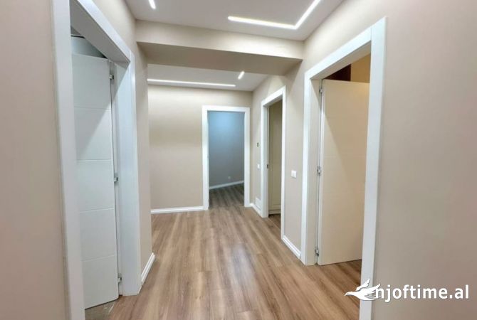 Shtepi ne shitje 3+1 ne Tirane - 195,000 Euro