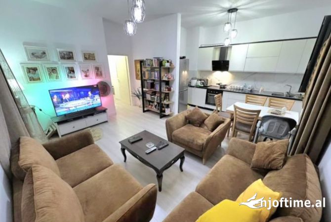 Shtepi ne shitje 2+1 ne Tirane - 185,000 Euro