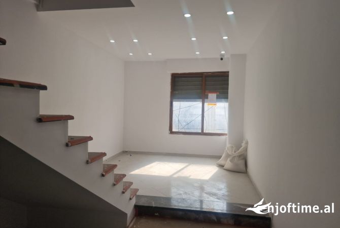 Ne Laprake Japim Ambient Me Qira!