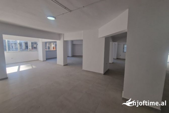 Ambient biznesi me qera 1+1 ne Tirane - 6,500 Euro