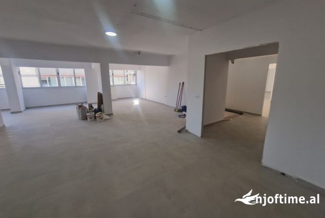 Ne Laprake Japim Ambient Me Qira!