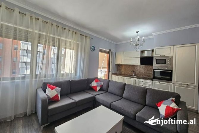 Casa in affitto 3+1 a Tirana - 1,000 Euro