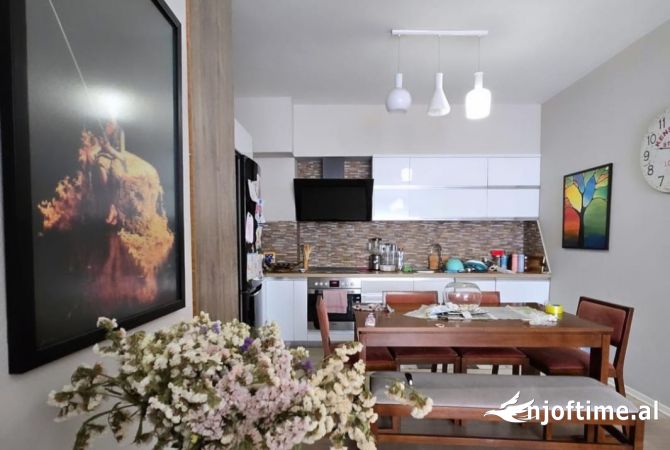 Shtepi me qera 2+1 ne Tirane - 700 Euro