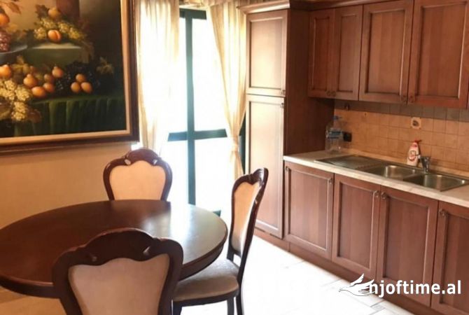 Shtepi me qera 2+1 ne Tirane - 1,500 Euro
