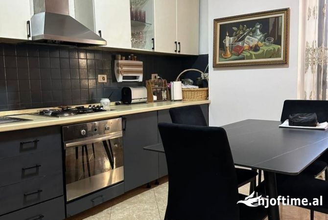 Shtepi me qera 2+1 ne Tirane - 650 Euro