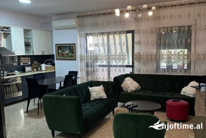 Shtepi me qera 2+1 ne Tirane - 650 Euro