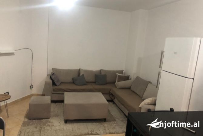 Shtepi me qera 1+1 ne Tirane - 55,000 Leke