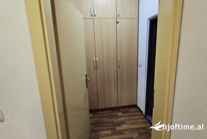 Shtepi me qera 2+1 ne Tirane - 800 Euro