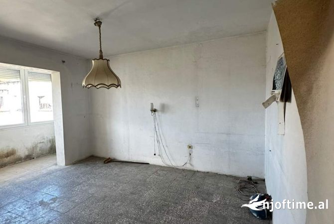 Shtepi ne shitje 1+1 ne Tirane - 75,000 Euro
