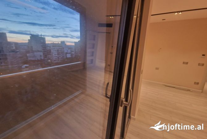 Ambient biznesi me qera 3+1 ne Tirane - 135,000 Leke