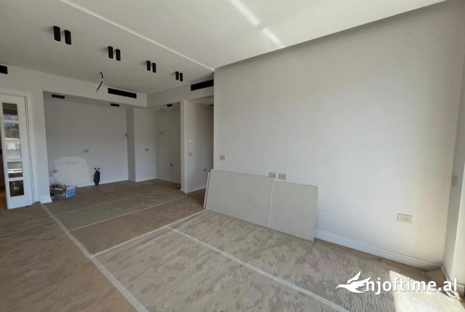 Shtepi ne shitje 2+1 ne Tirane - 180,000 Euro