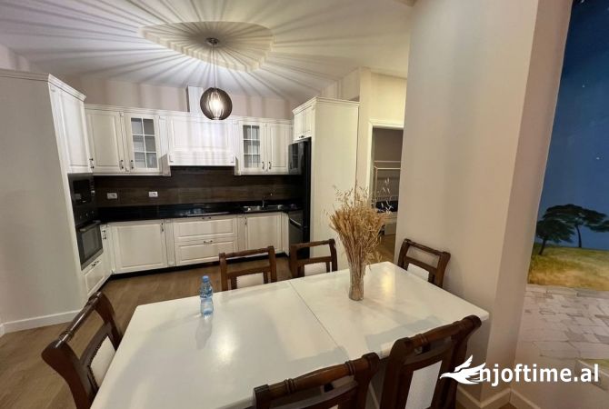 Shtepi ne shitje 2+1 ne Tirane - 180,000 Euro