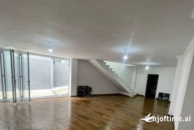 Shtepi ne shitje 3+1 ne Tirane - 390,000 Euro