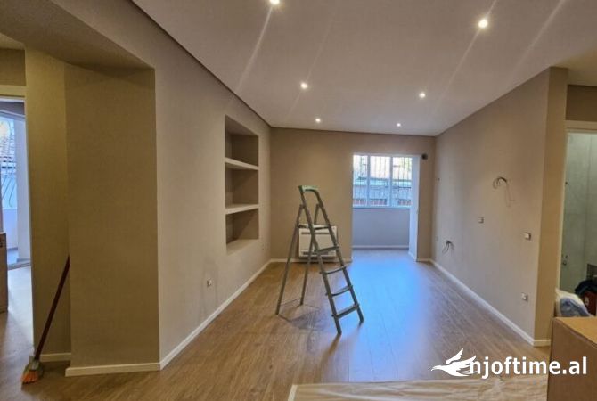 Ambient biznesi me qera 3+1 ne Tirane - 900 Euro