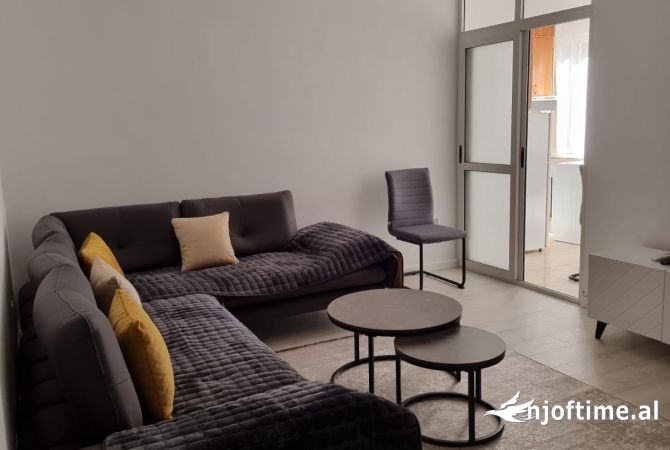 Shtepi me qera 1+1 ne Tirane - 650 Euro