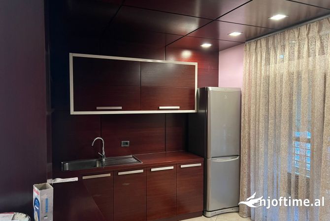 Shtepi me qera 3+1 ne Tirane - 1,200 Euro