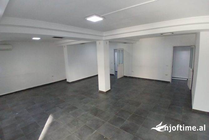 Ambient biznesi me qera 1+1 ne Tirane - 1,300 Euro