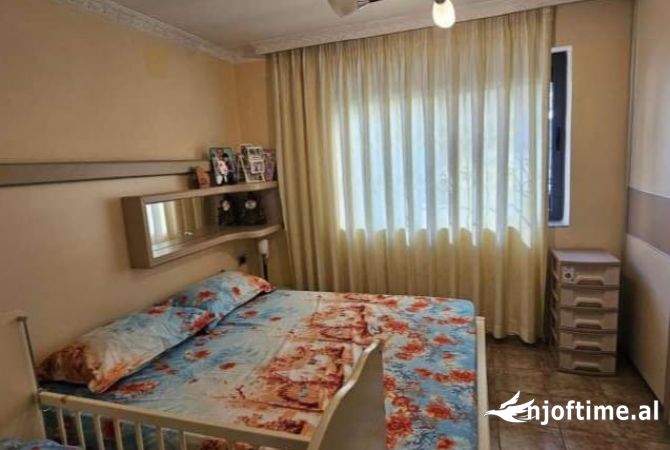 Shtepi ne shitje 1+1 ne Tirane - 80,000 Euro