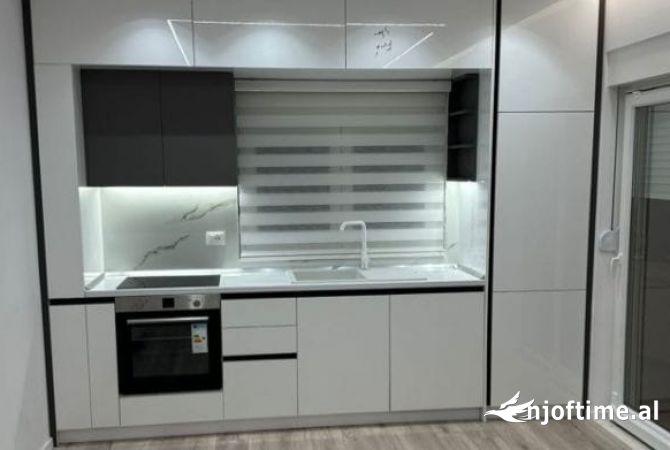 Ambient biznesi me qera 3+1 ne Tirane - 800 Euro