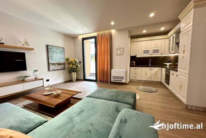 Shtepi ne shitje 1+1 ne Tirane - 180,000 Euro