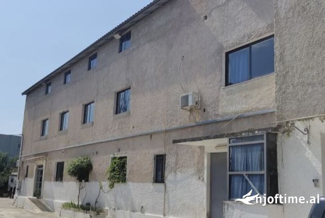 Ambient biznesi me qera 4+1 ne Tirane - 2,850 Euro