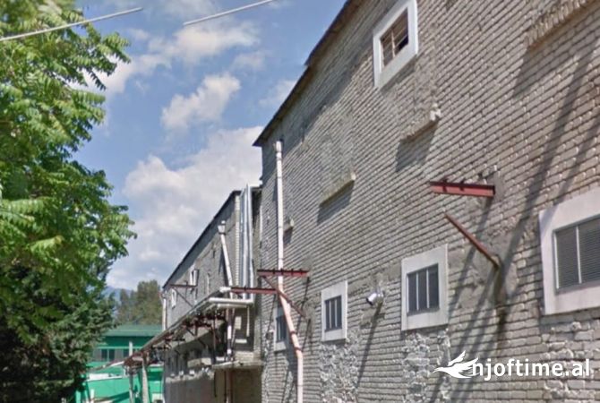 Ambient biznesi me qera 4+1 ne Tirane - 1,500 Euro