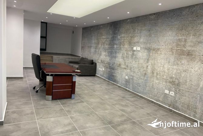 Ambient biznesi me qera 3+1 ne Tirane - 400 Euro