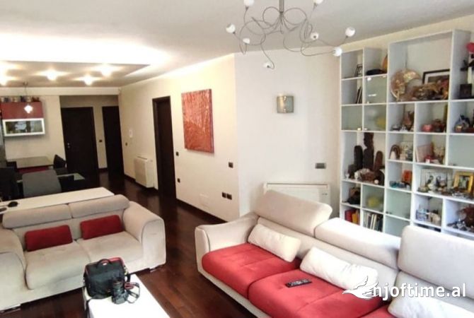 Shtepi ne shitje 3+1 ne Tirane - 330,000 Euro