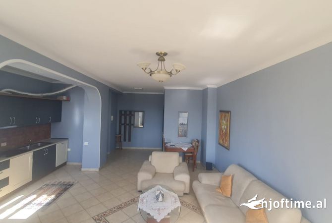 Shtepi me qera 2+1 ne Tirane - 1,100 Euro