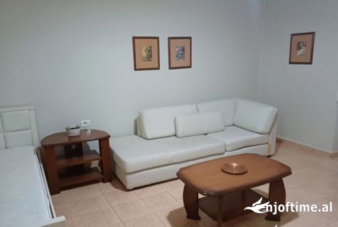 Shtepi me qera 2+1 ne Tirane - 70,000 Leke