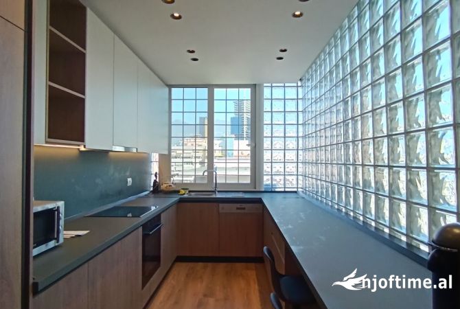 Shtepi me qera Apartament ne Tirane, 3+1, Mobilimi E mobiluar, Pagesa 1,200  Euro.