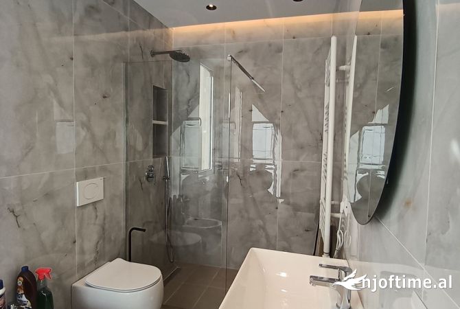 Shtepi me qera Apartament ne Tirane, 3+1, Mobilimi E mobiluar, Pagesa 1,200  Euro.