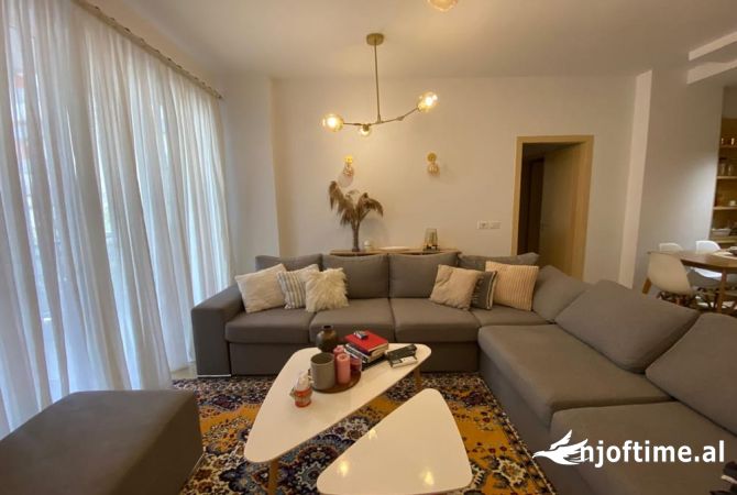 Shtepi me qera 2+1 ne Tirane - 700 Euro