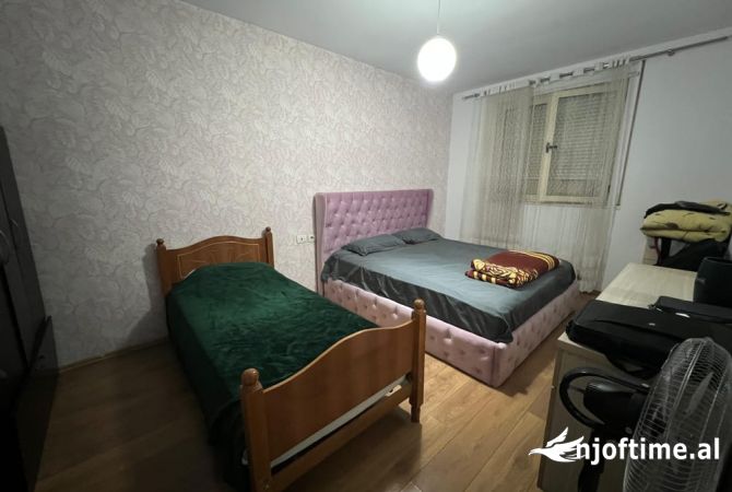Shtepi me qera Apartament ne Tirane, 2+1, Mobilimi E mobiluar, Pagesa 700  Euro.