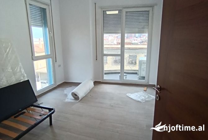 Ambient biznesi me qera 3+1 ne Tirane - 500 Euro