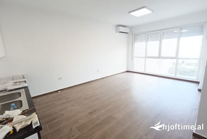 Ambient biznesi me qera 3+1 ne Tirane - 500 Euro