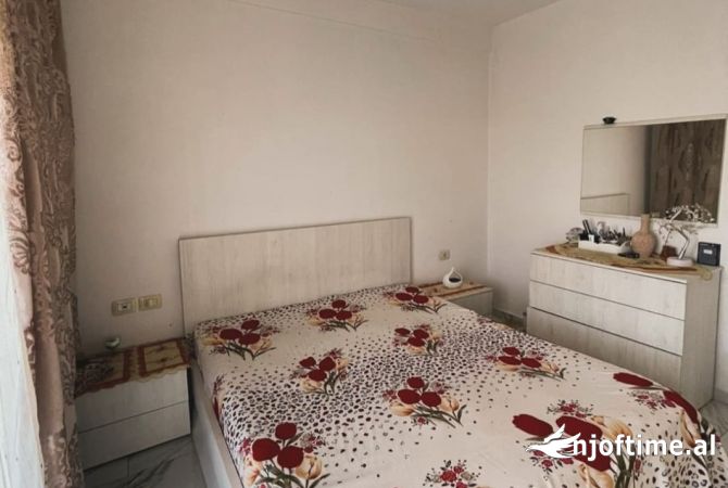 Shtepi ne shitje Apartament ne Tirane, 2+1, Mobilimi E mobiluar, Pagesa 155,000  Euro.