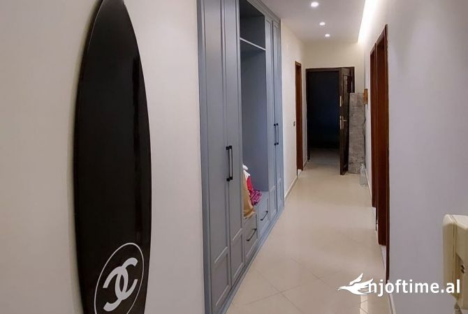 Shtepi ne shitje Apartament ne Durres, 2+1, Mobilimi E mobiluar, Pagesa 149,000  Euro.