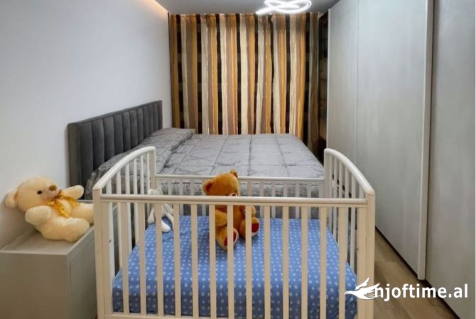 Shtepi ne shitje Apartament ne Tirane, 2+1, Mobilimi E mobiluar, Pagesa 229,000  Euro.