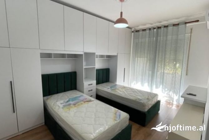 Shtepi me qera Apartament ne Tirane, 2+1, Mobilimi E mobiluar, Pagesa 800  Euro.
