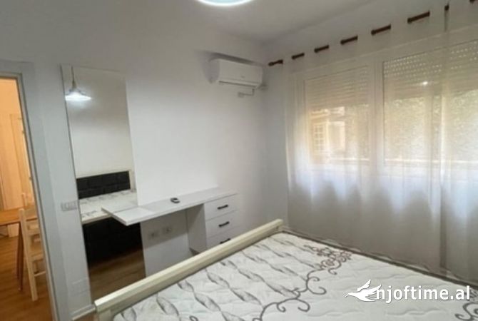 Shtepi me qera Apartament ne Tirane, 2+1, Mobilimi E mobiluar, Pagesa 800  Euro.
