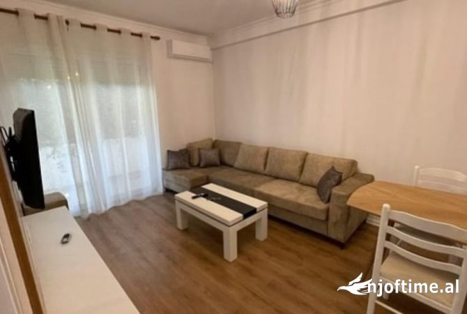 Shtepi me qera 2+1 ne Tirane - 800 Euro
