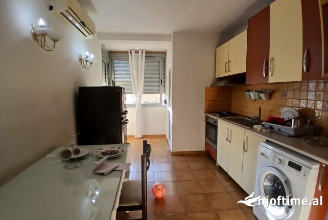Shtepi me qera Apartament ne Tirane, 1+1, Mobilimi E mobiluar, Pagesa 59,000  Leke.