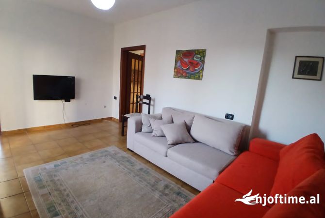 Shtepi me qera 1+1 ne Tirane - 59,000 Leke