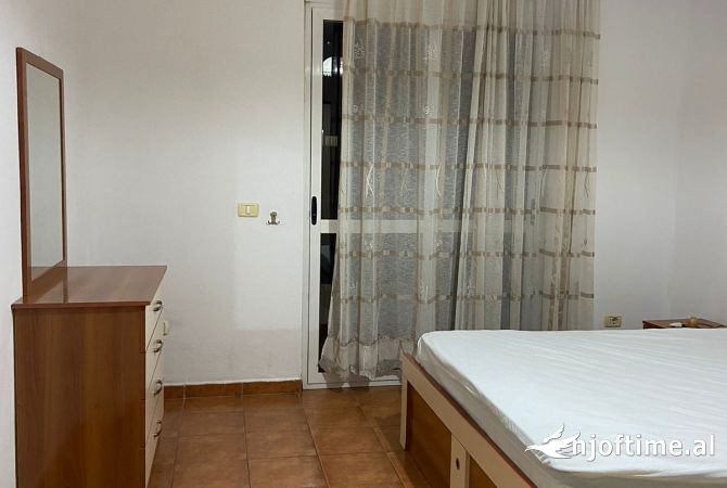 Shtepi me qera Apartament ne Tirane, 1+1, Mobilimi E mobiluar, Pagesa 55,000  Leke.