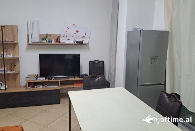 Shtepi me qera 1+1 ne Tirane - 60,000 Leke