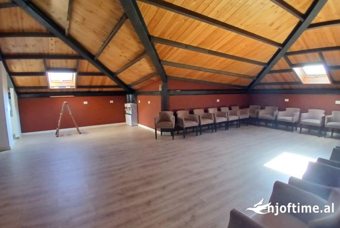 Shtepi me qera Vila Luksoze ne Tirane, 6+1, Mobilimi E mobiluar, Pagesa 8,500  Euro.