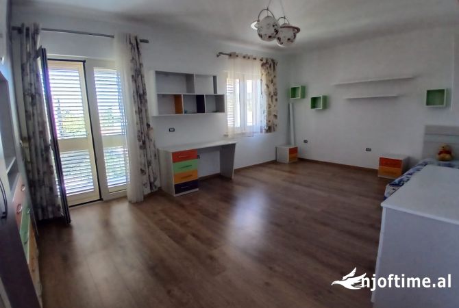 Casa in affitto 6+1 a Tirana - 8,500 Euro